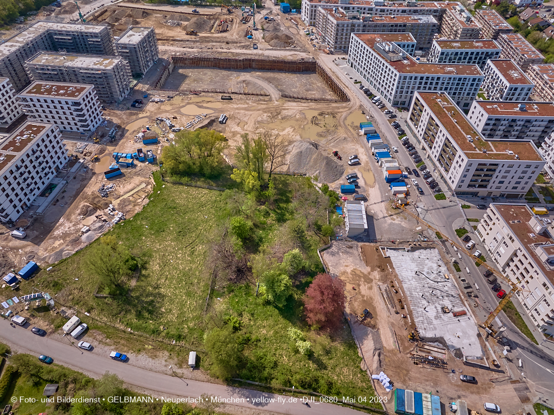 04.05.2023 - Luftbilder vom Alexisqaurtier und Pandion Verde in Neuperlach